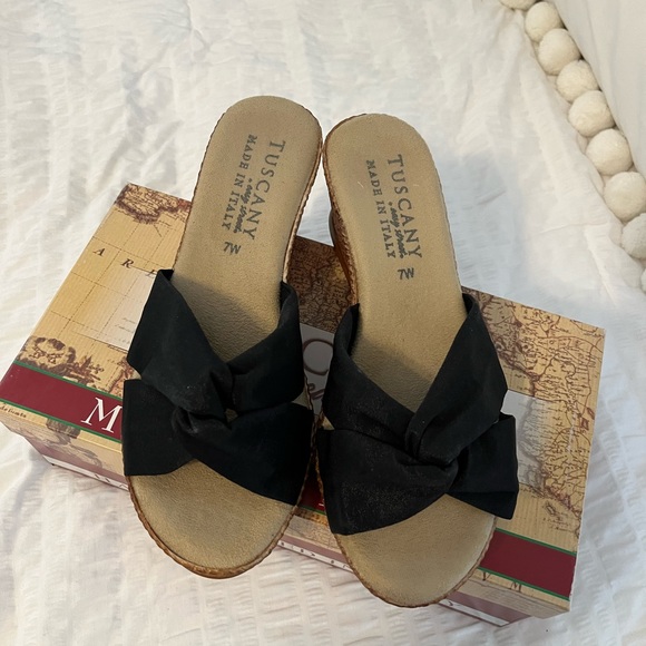 EASY STREET TUSCANY DINAH WEDGE EUC - Picture 3 of 4